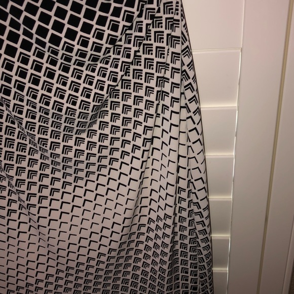 Ralph Lauren Stretchy Classic B&W Dress - Picture 3 of 7